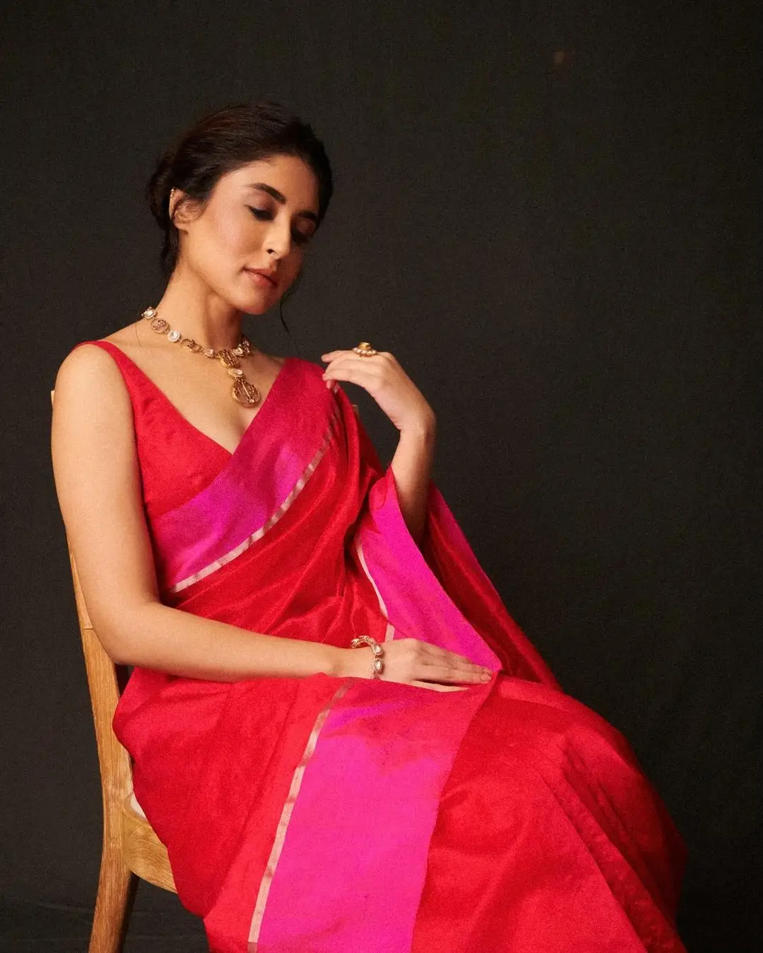 Indian Actress Kritika Kamra in Red Color Saree Sleeveless Blouse